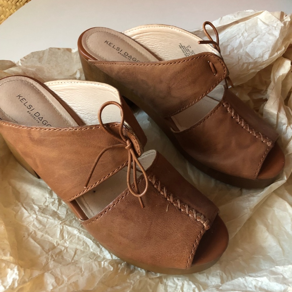 Kelsi Dagger heels